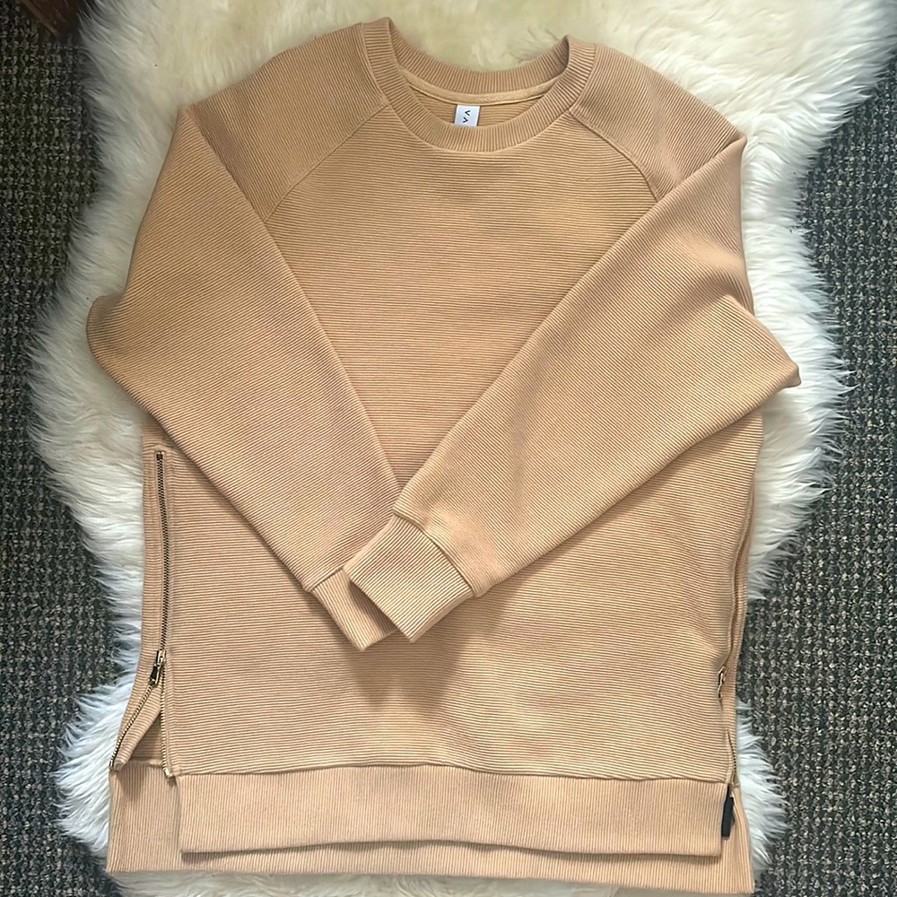 Varley Manning Sweatshirt EUC Size Medium